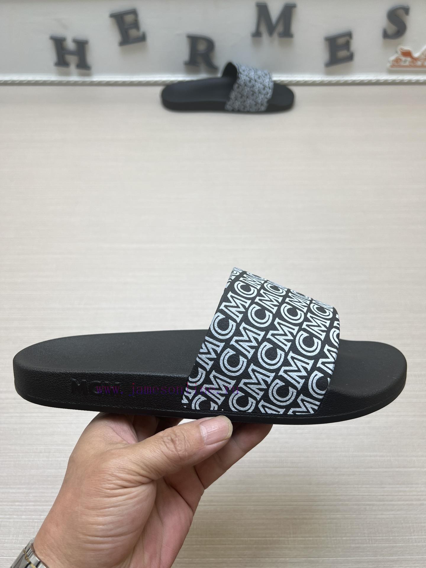 MCM's latest popular fashion slippers, with original 11 mold opening on the official website1jz1at5f - Image 6