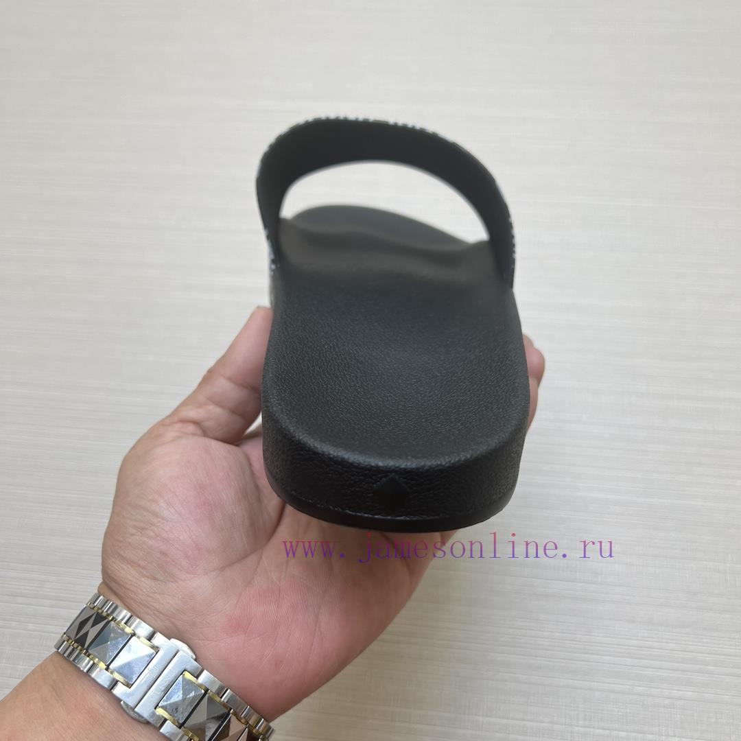 MCM's latest popular fashion slippers, with original 11 mold opening on the official website1jz1at5f - Image 9