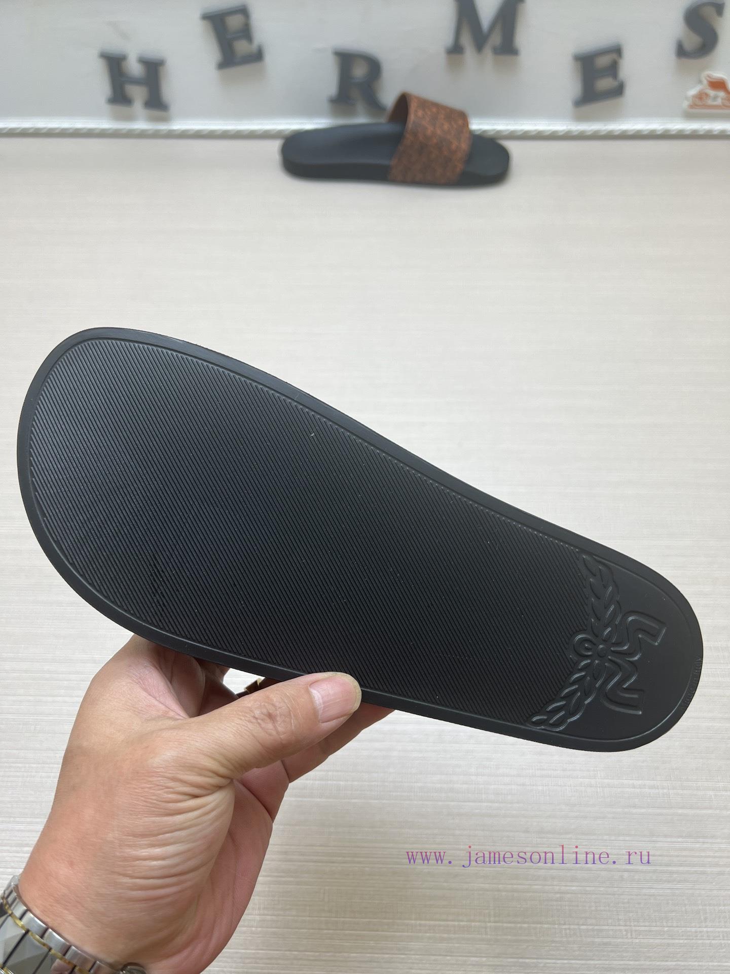 MCM's latest popular fashion slippers, with original 11 mold opening on the official websiteoax947y2 - Image 10