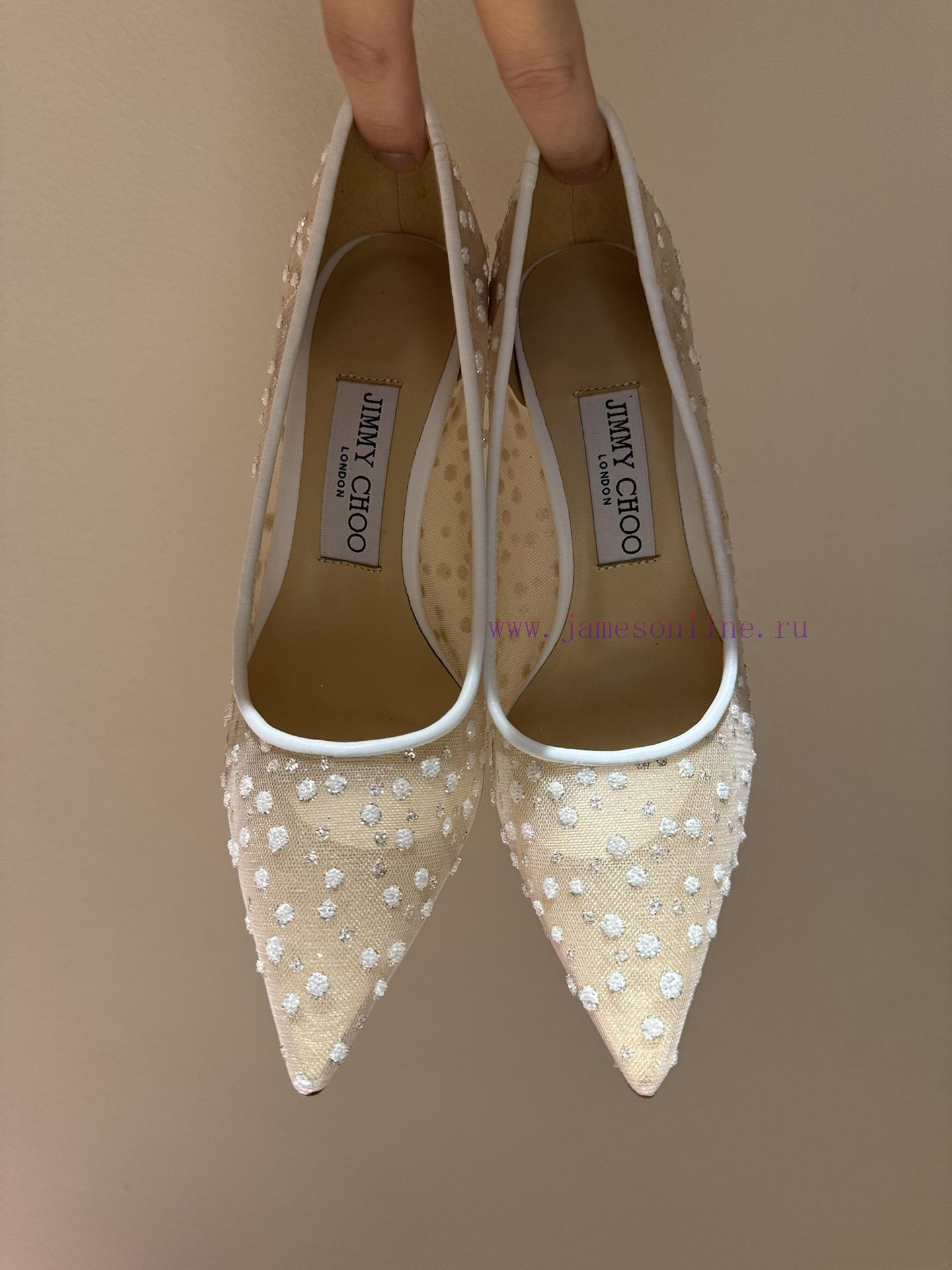 The mostIn early spring 2024, Jimmy Choo released rhinestone pointed slippers for Jimmy Weekspyi9pqz - Image 9