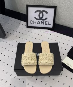 Chanel's new flat slippers are a top of the line summer must-have cooler series. The upper i6i2ww3m4