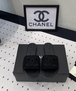 Chanel's new flat slippers are a top of the line summer must-have cooler series. The upper imbmkamg0