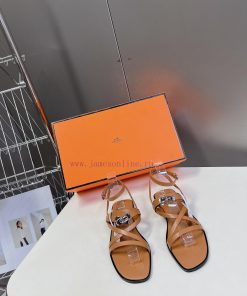 Hermes 2024 Spring/Summer New Kelly SandalsThe Kelly hardware buckle, which is the only strafhtjnl2a