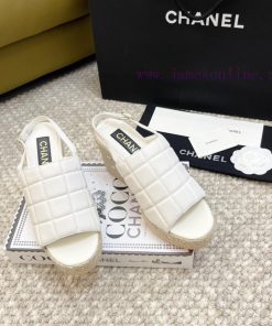 Chanel's new 24 year old grass woven wedge sandalsCode 35-41dt2w6scn