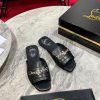 CL chain slippers 🦋 ꫛꫀw. ︎ ️This sandal is made of CL logo gold chain and black leather, witmt9ls3aj