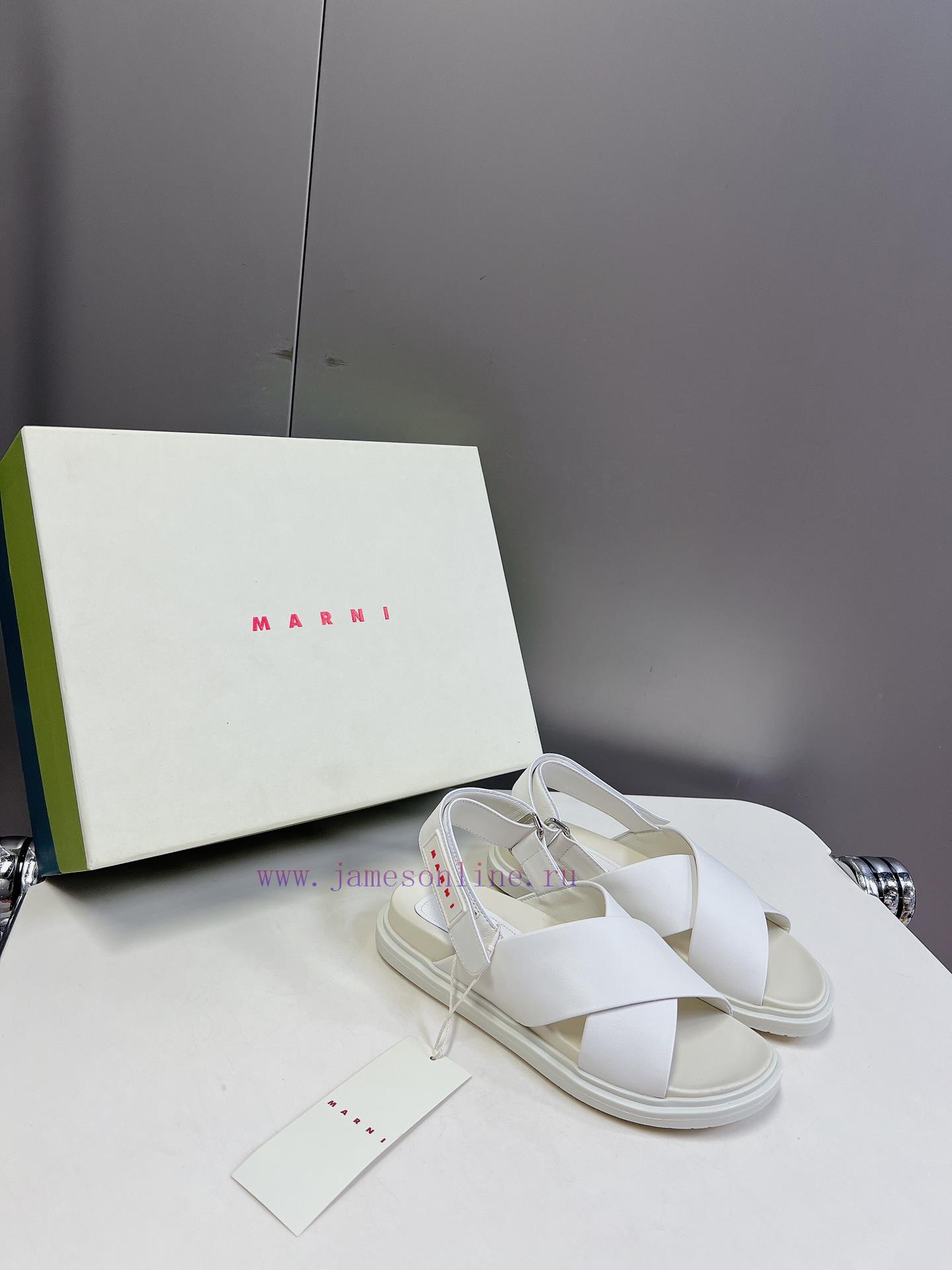 Marni's new spring and summer cross strap sandals are designed with contrasting colors for ale53rzia - Image 3