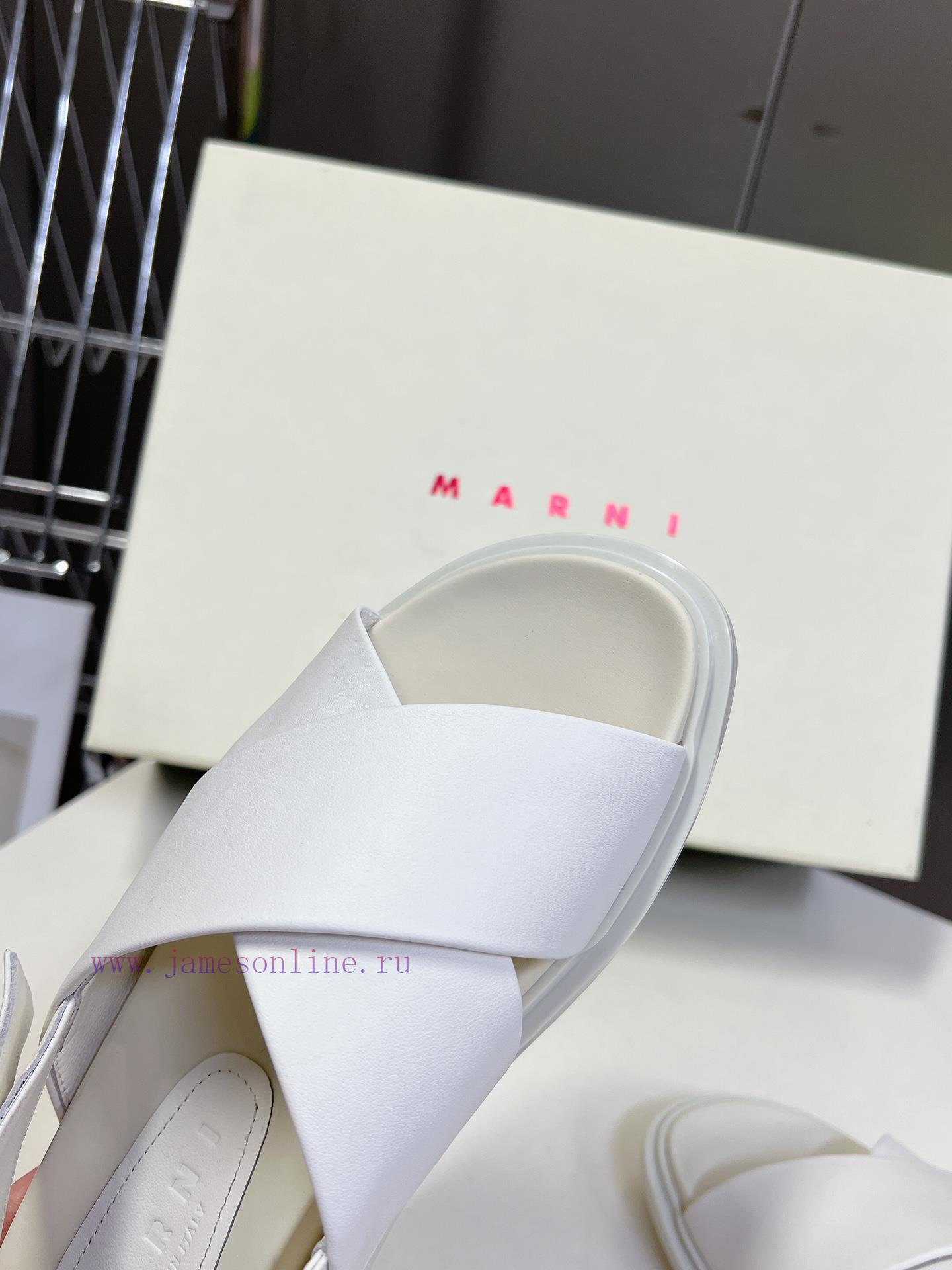 Marni's new spring and summer cross strap sandals are designed with contrasting colors for ale53rzia - Image 8