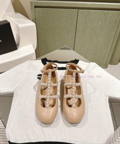 | ²⁰²4 𝐬𝐬  🤍🤎Chanel's latest pearl, Mary Jane, has a stylish look. It features a completelybbz27jnt