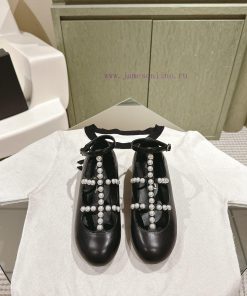 | ²⁰²4 𝐬𝐬  🤍🤎Chanel's latest pearl, Mary Jane, has a stylish look. It features a completely2h5ti1wc