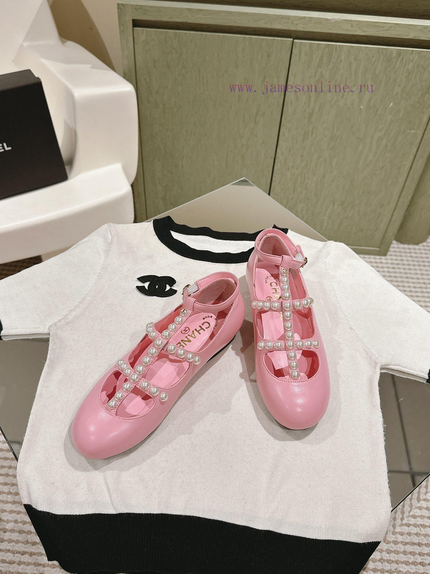 | ²⁰²4 𝐬𝐬 🤍🤎Chanel's latest pearl, Mary Jane, has a stylish look. It features a completely7efuxvxb - Image 4
