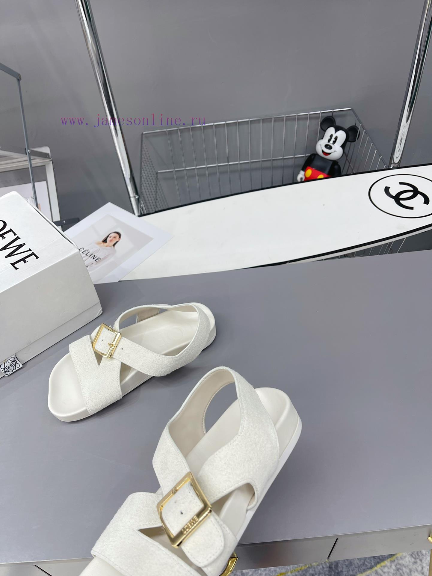 The new Roman sandals are here, comfortable yet not monotonousSandals made of Ease sheepskinuvowvpm5 - Image 5