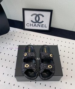 Chanel's new half drag beach shoes are top-notch, simple, versatile and versatile tools. Orim129e3u0