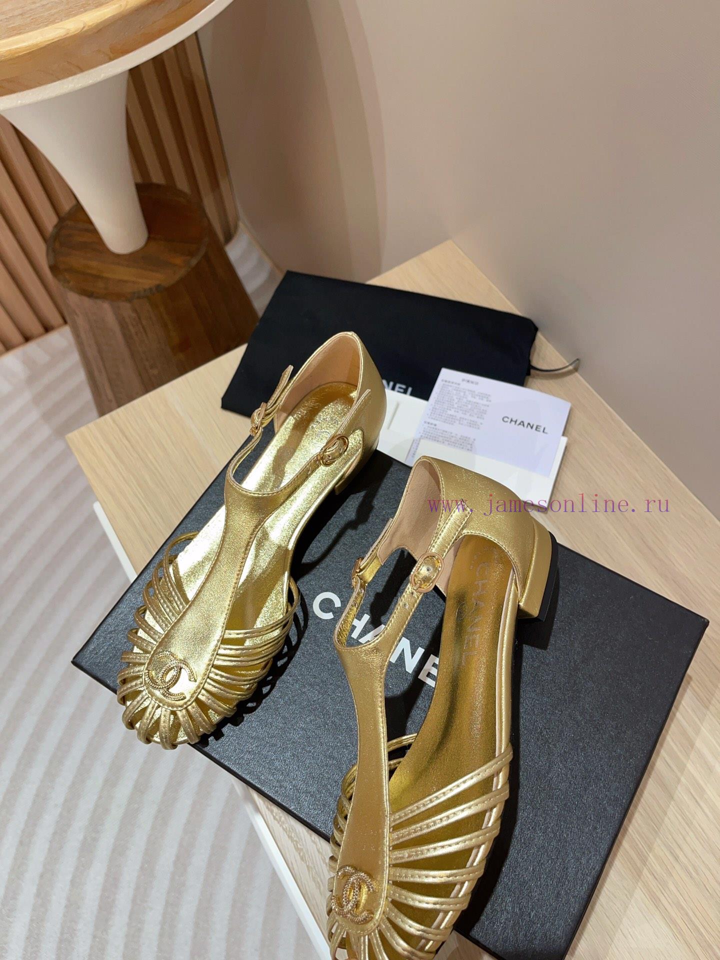 -24Fw new Chanel Roman flat sandalsCute enough to explode, rich heiress instantly looks retrgwvt7hwe - Image 7