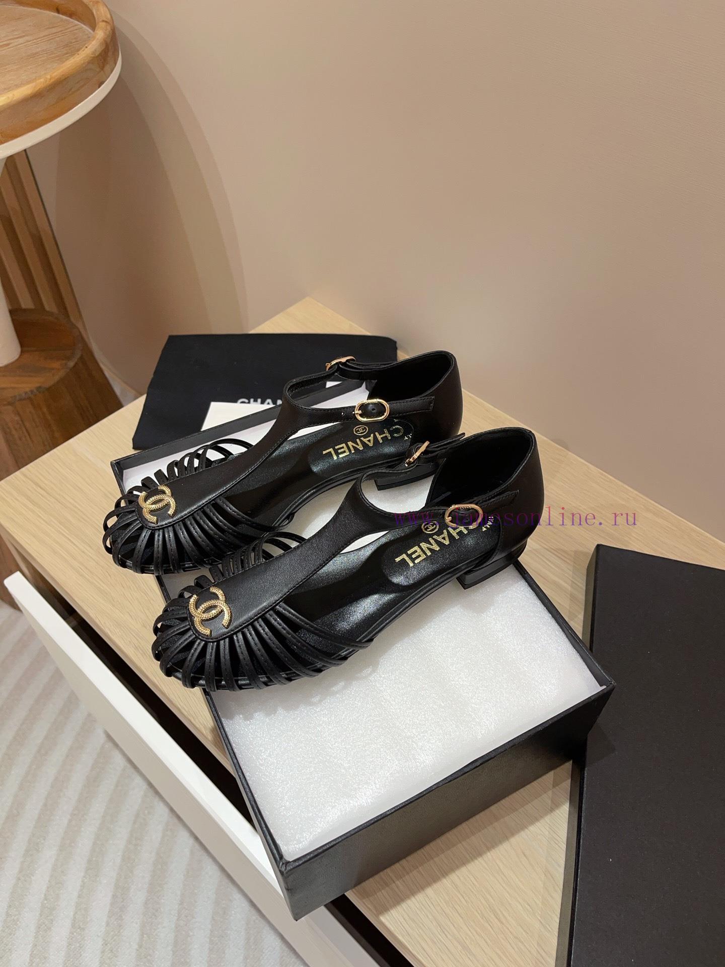 -24Fw new Chanel Roman flat sandalsCute enough to explode, rich heiress instantly looks retrgfsmuugx - Image 3