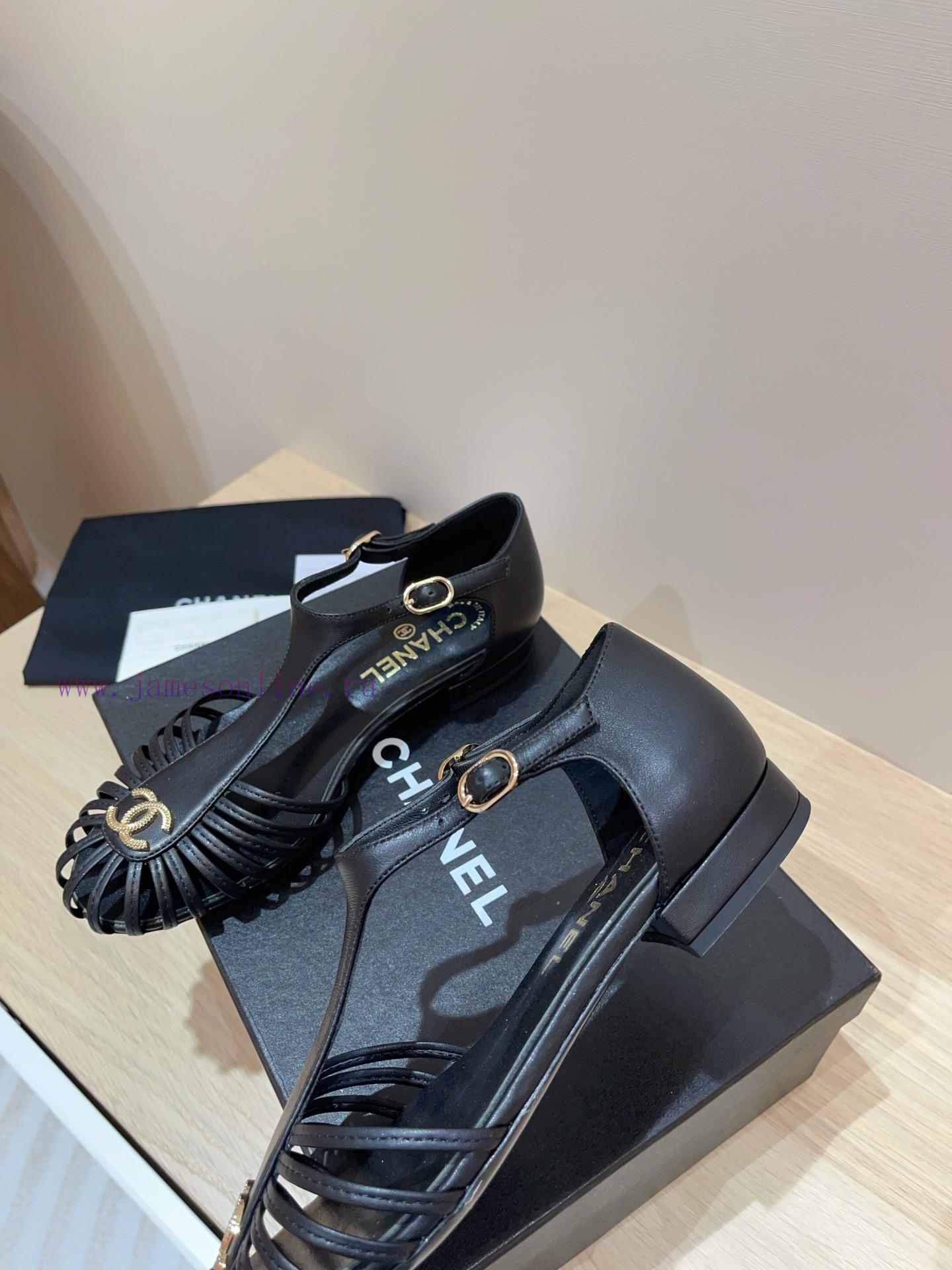 -24Fw new Chanel Roman flat sandalsCute enough to explode, rich heiress instantly looks retrgfsmuugx - Image 7