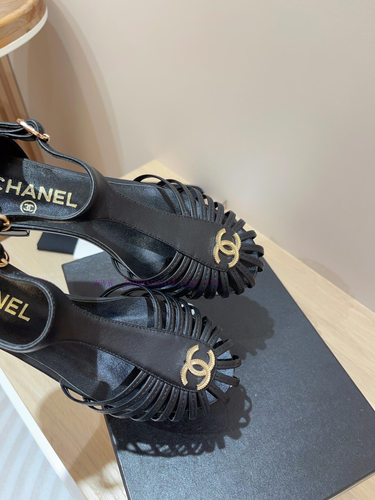 -24Fw new Chanel Roman flat sandalsCute enough to explode, rich heiress instantly looks retrgfsmuugx - Image 8