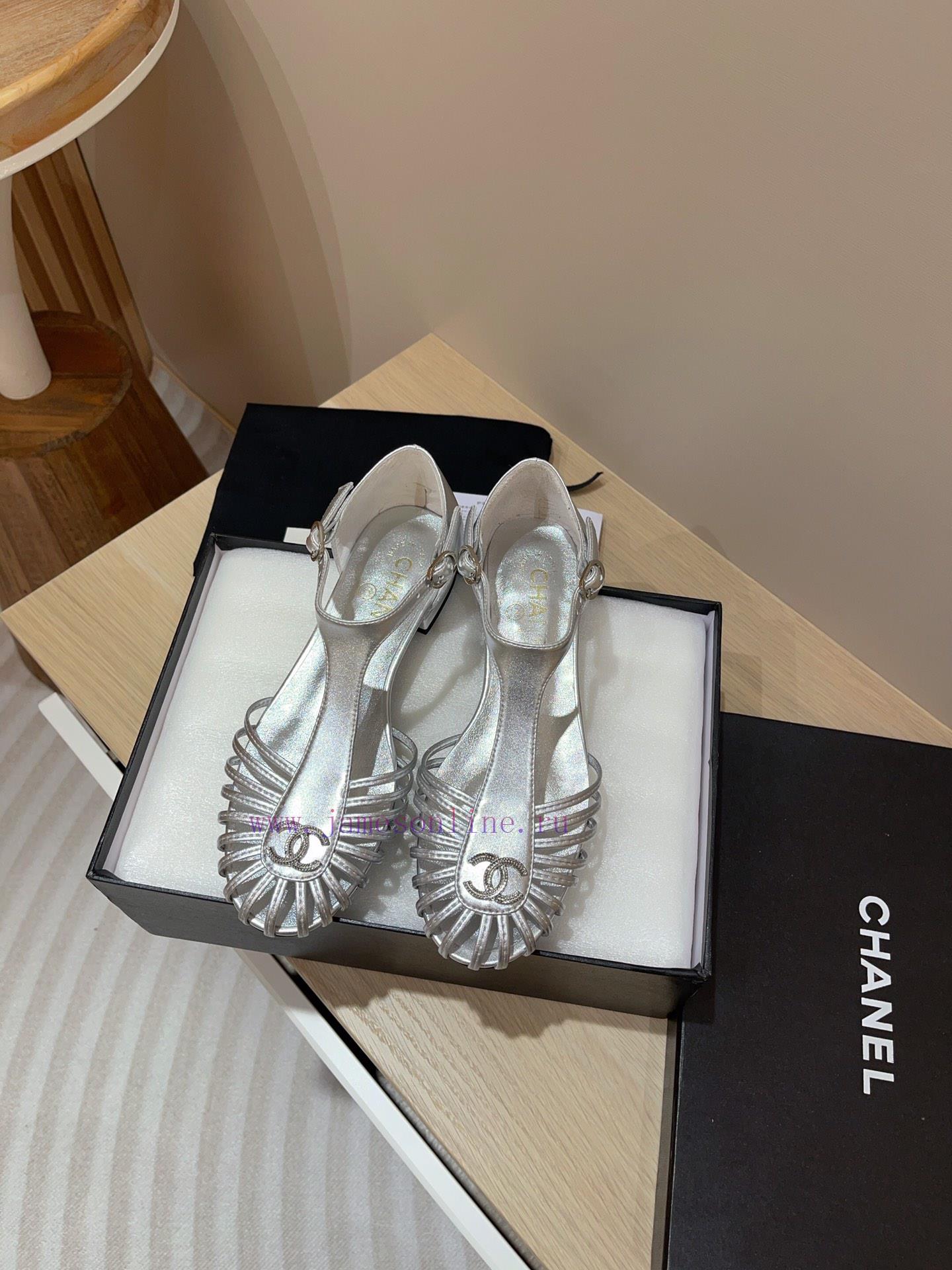 -24Fw new Chanel Roman flat sandalsCute enough to explode, rich heiress instantly looks retroijrk5dy - Image 2
