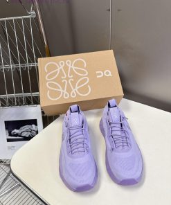 Loewe x On Cloudtilt, a lightweight couple's sports and leisure shoe co branded by Loewe and2sud9zxs