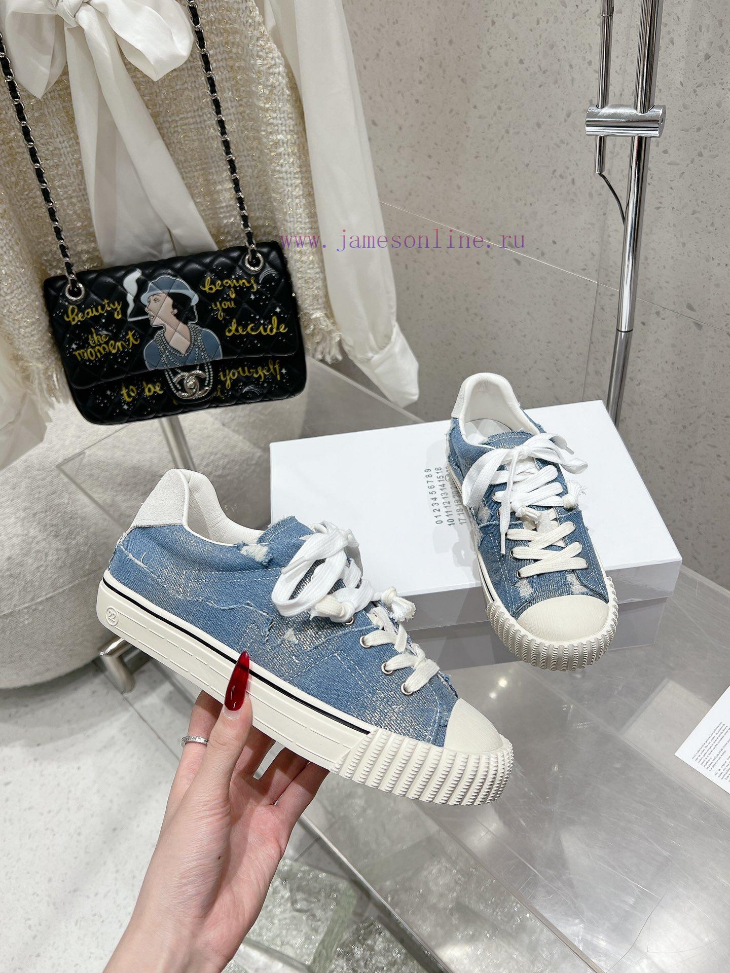 MaisonMargiela MM6, a worn-out German style training shoe, is a casual sports shoeThis Germavcr6p9st - Image 6