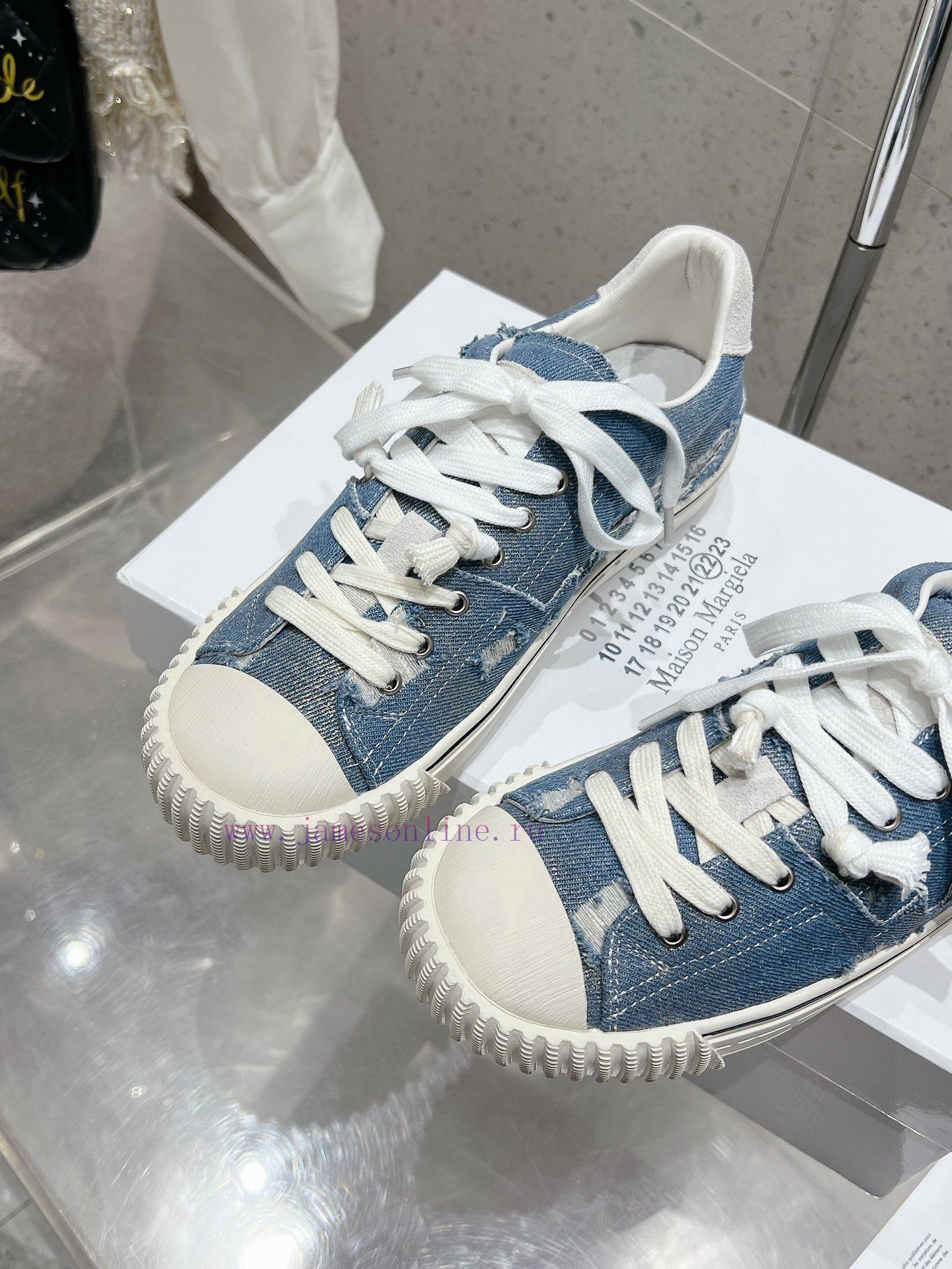 MaisonMargiela MM6, a worn-out German style training shoe, is a casual sports shoeThis Germavcr6p9st - Image 7