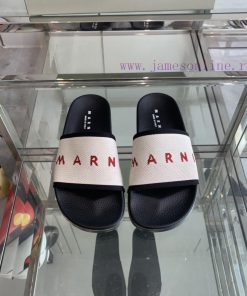 Marni's new spring and summer couple style slippers exude the necessary atmosphere for summe11zvnsg0