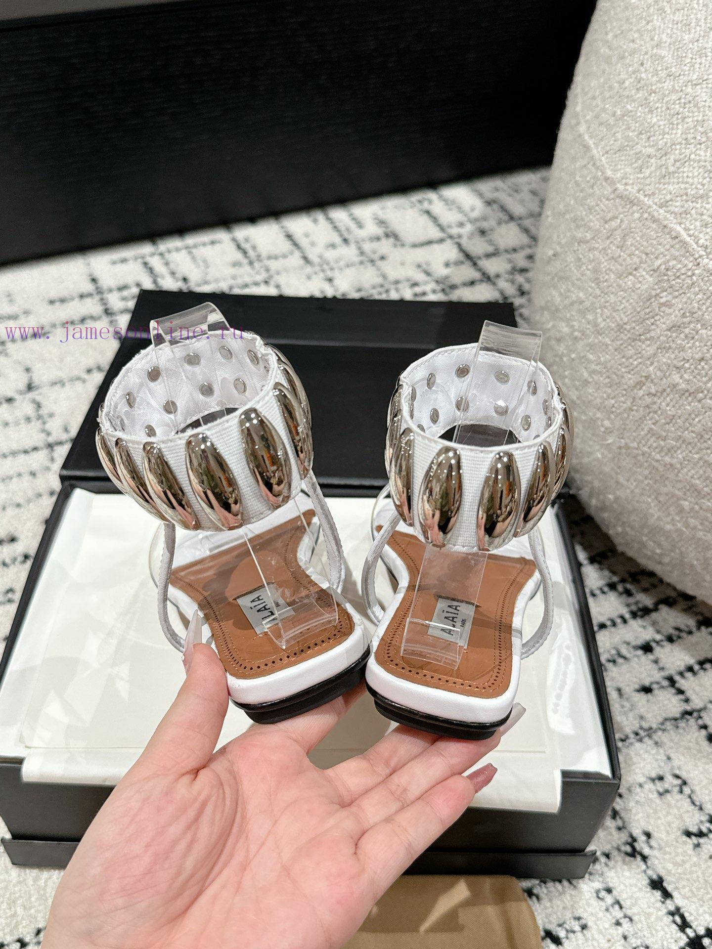 Alaia 24/Metal Buckle Sandals is a popular item with a minimalist aesthetic. The Alaia minimlnphbm9r - Image 8