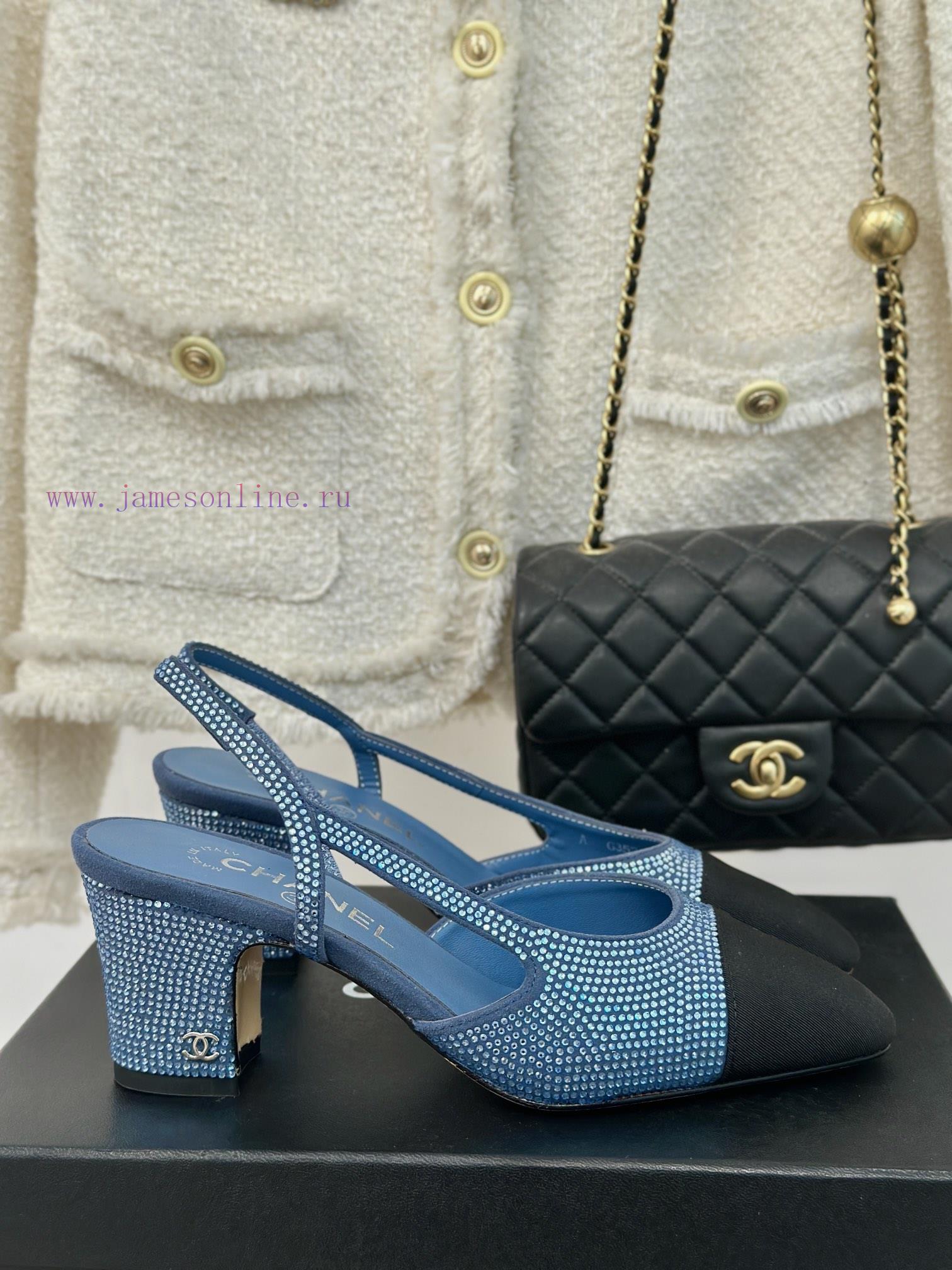 Chanel | Chanel Classic Water Diamond Backhole SandalsThis is probably the legendary princeswccpu13p