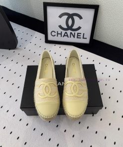 Chanel's new fisherman shoes are designed and made with heavy craftsmanship in summer. They 1lx799zj