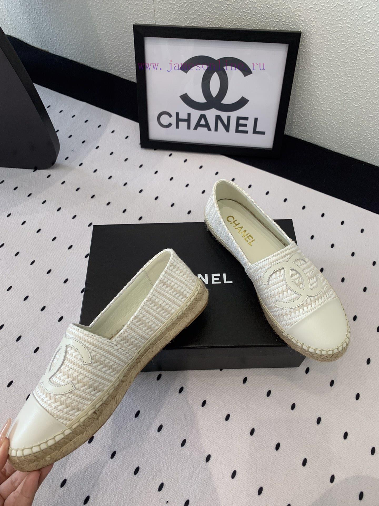 Chanel's new fisherman shoes are designed and made with heavy craftsmanship in summer. They pgoawsha - Image 3