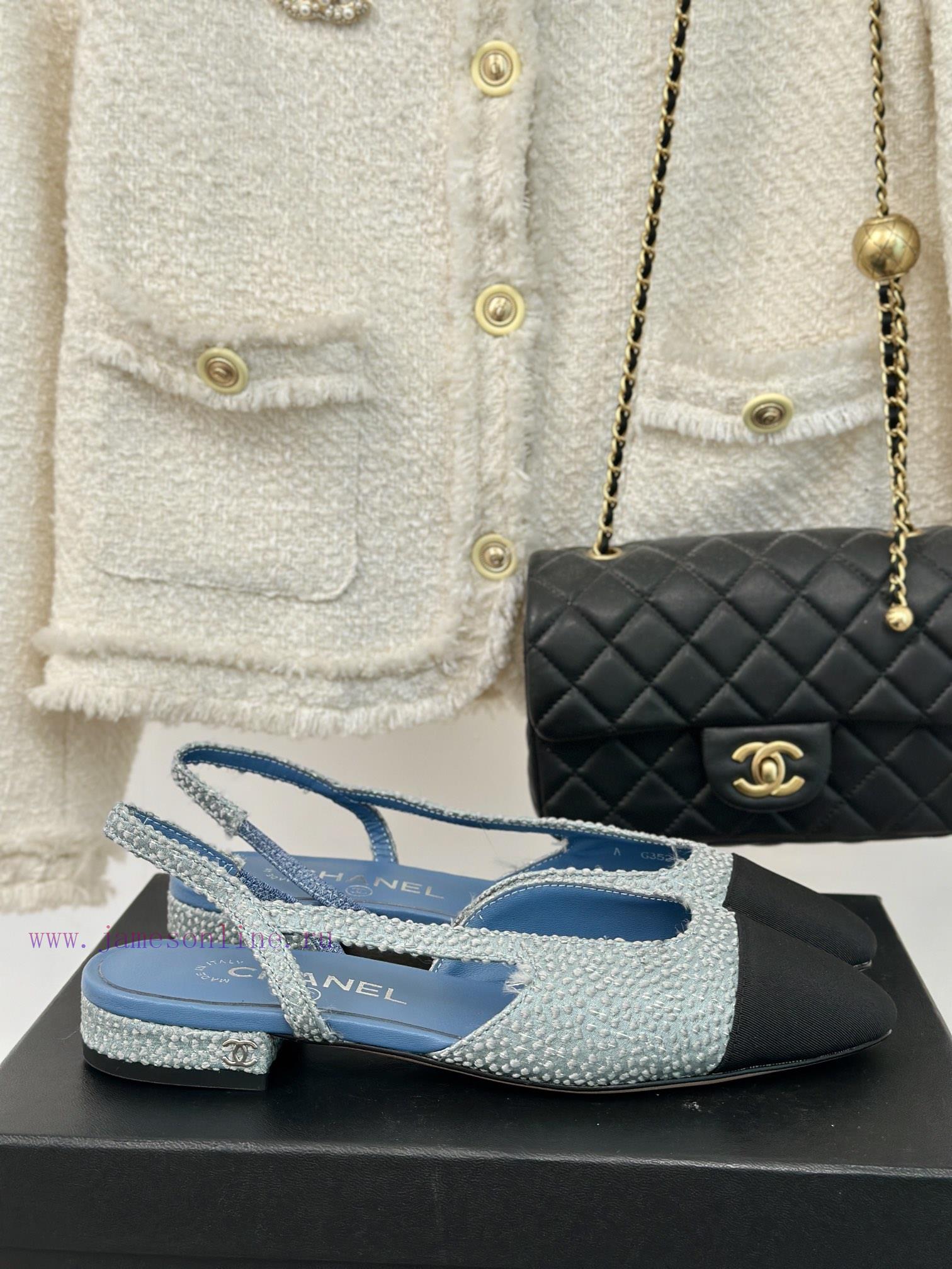 Chanel | Chanel Classic Sling BackColor blocked thick heel empty sandalsAlthough it is one o5khfvcxc - Image 2