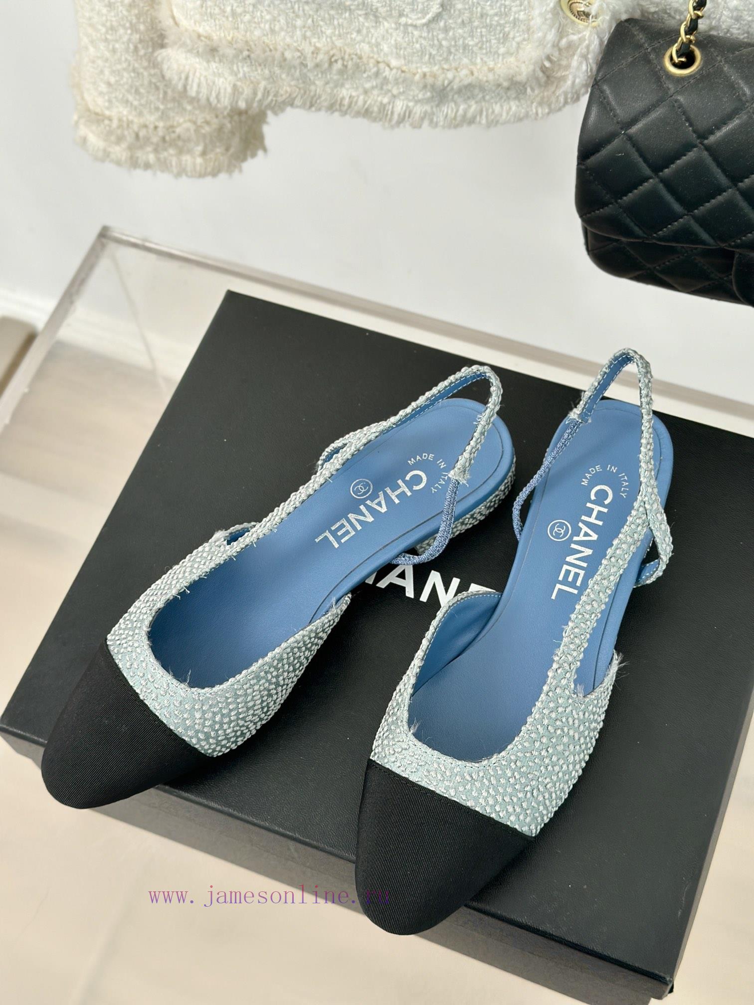 Chanel | Chanel Classic Sling BackColor blocked thick heel empty sandalsAlthough it is one o5khfvcxc - Image 3