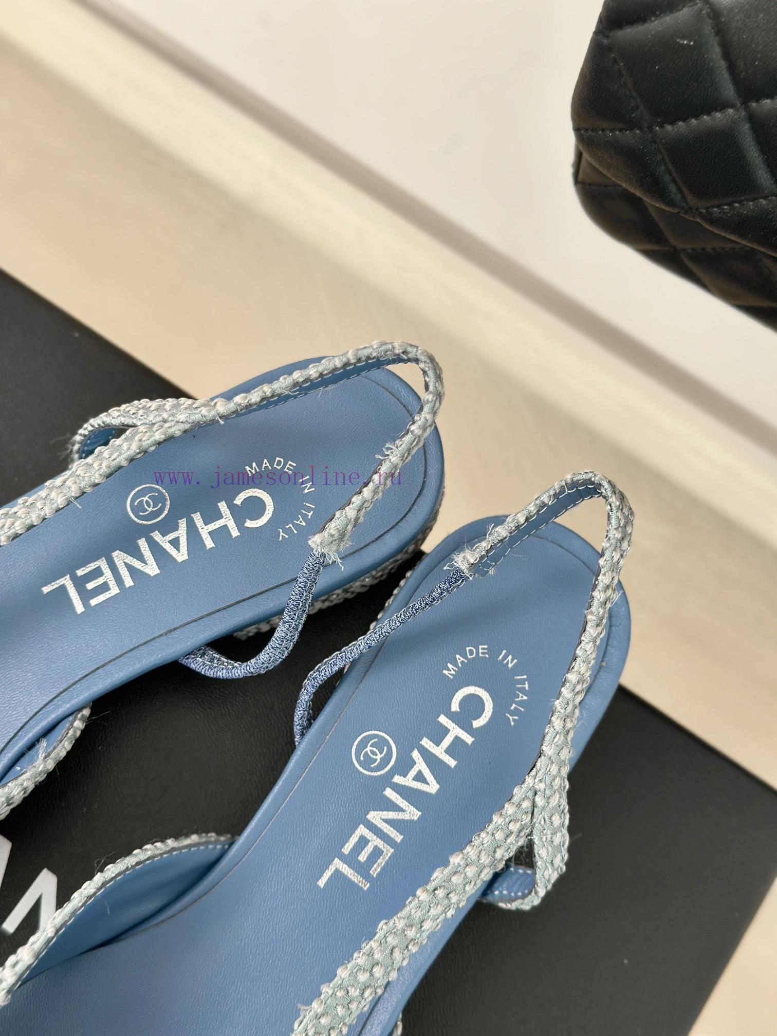 Chanel | Chanel Classic Sling BackColor blocked thick heel empty sandalsAlthough it is one o5khfvcxc - Image 9