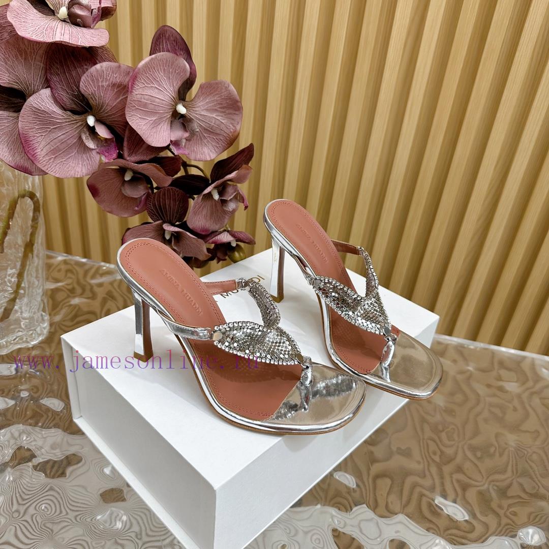 Amina Muaddi2024's new Charlotte series high heels have sharp edges and slanted square headswlxi4c1x - Image 4