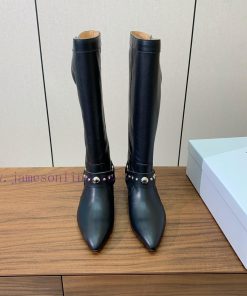 ISABEL MARANT rivet boots are a simple and versatile material with a top layer of calf leathbaxbn0ms