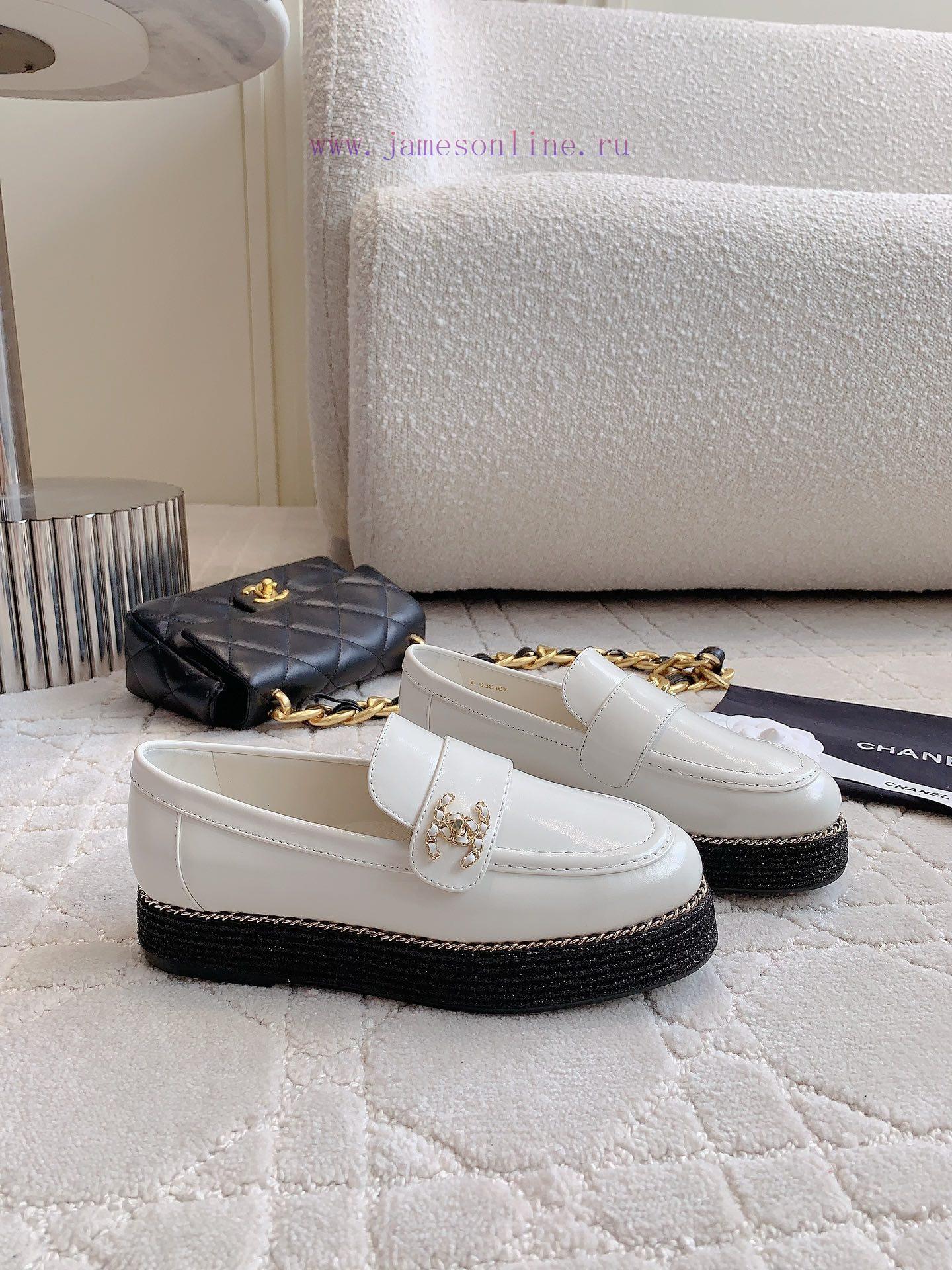 Chanel's new loafers classic chain decoration simple and atmospheric chain logo exquisite an9t1mqlhc - Image 4