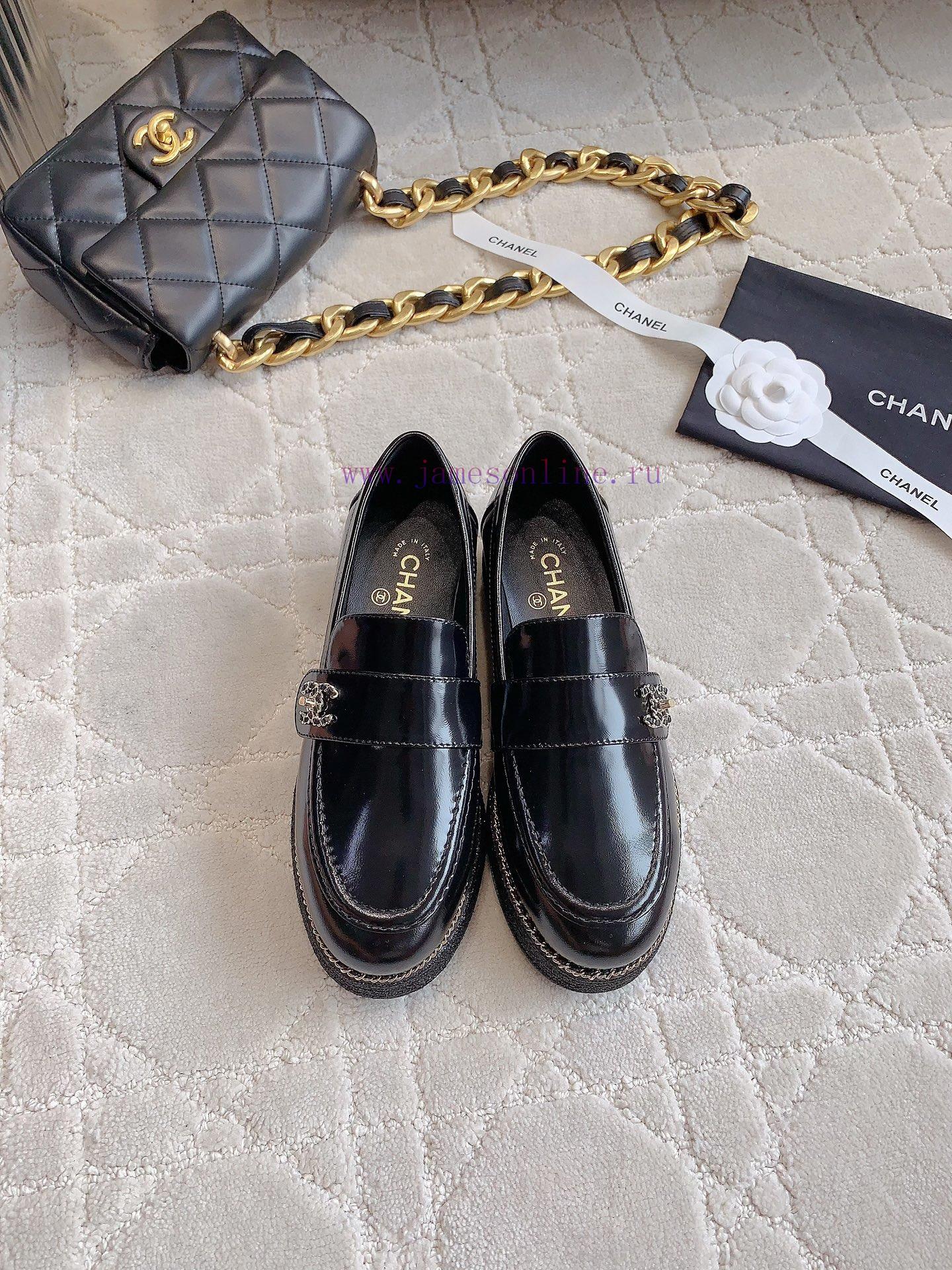 Chanel's new loafers classic chain decoration simple and atmospheric chain logo exquisite an08bp7rmv - Image 2