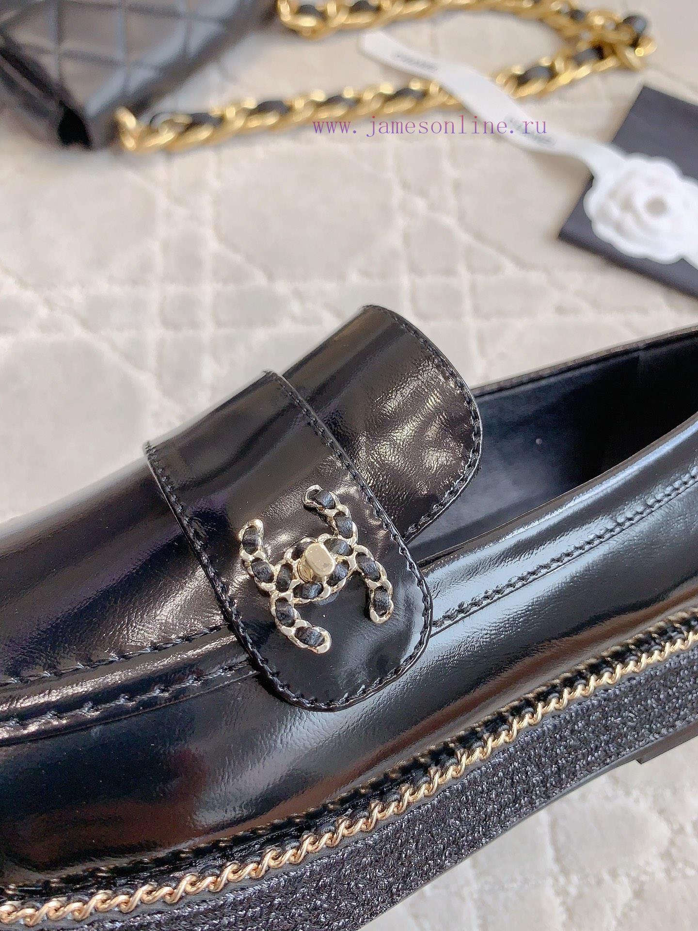 Chanel's new loafers classic chain decoration simple and atmospheric chain logo exquisite an08bp7rmv - Image 8