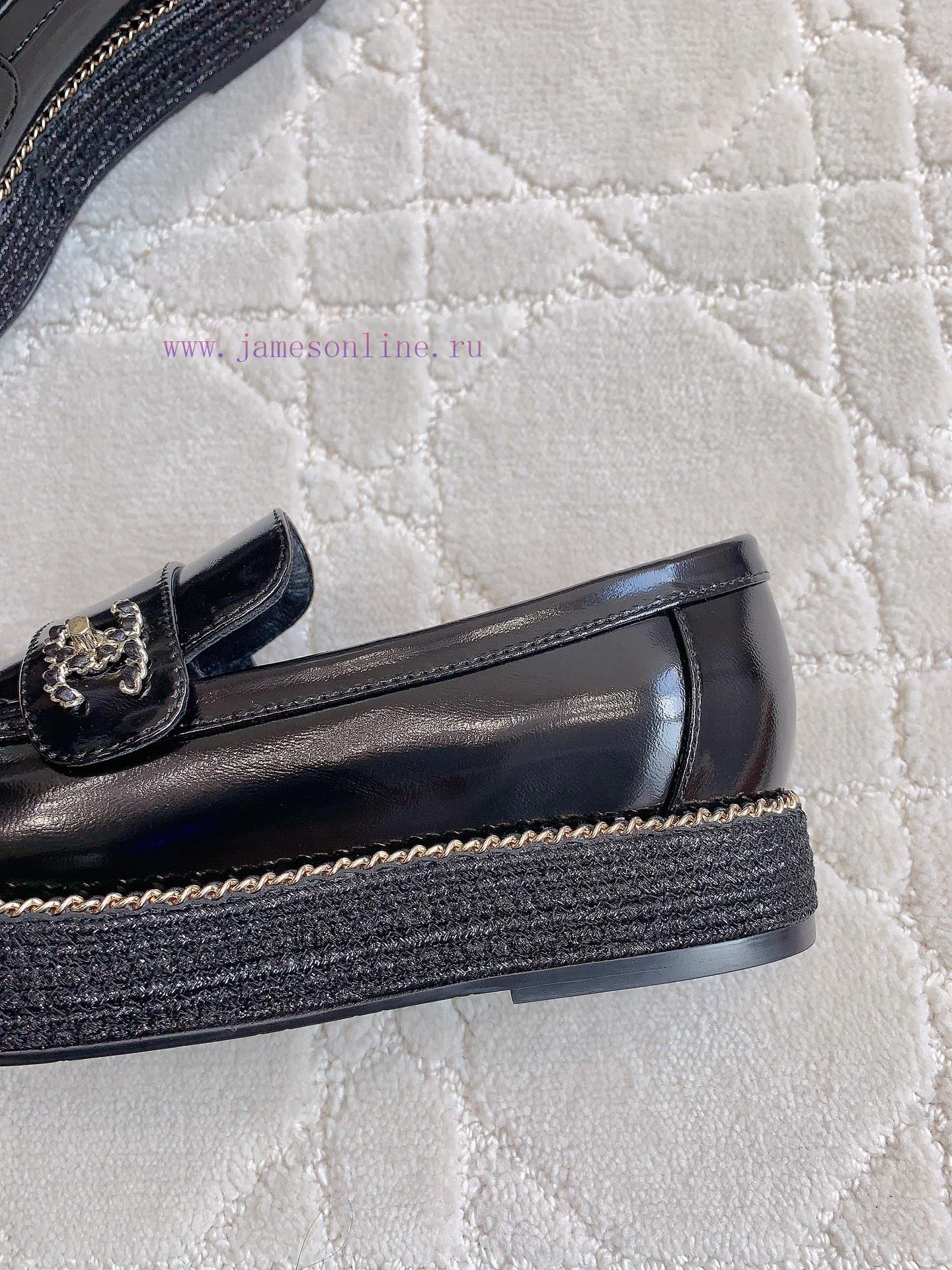 Chanel's new loafers classic chain decoration simple and atmospheric chain logo exquisite an08bp7rmv - Image 9