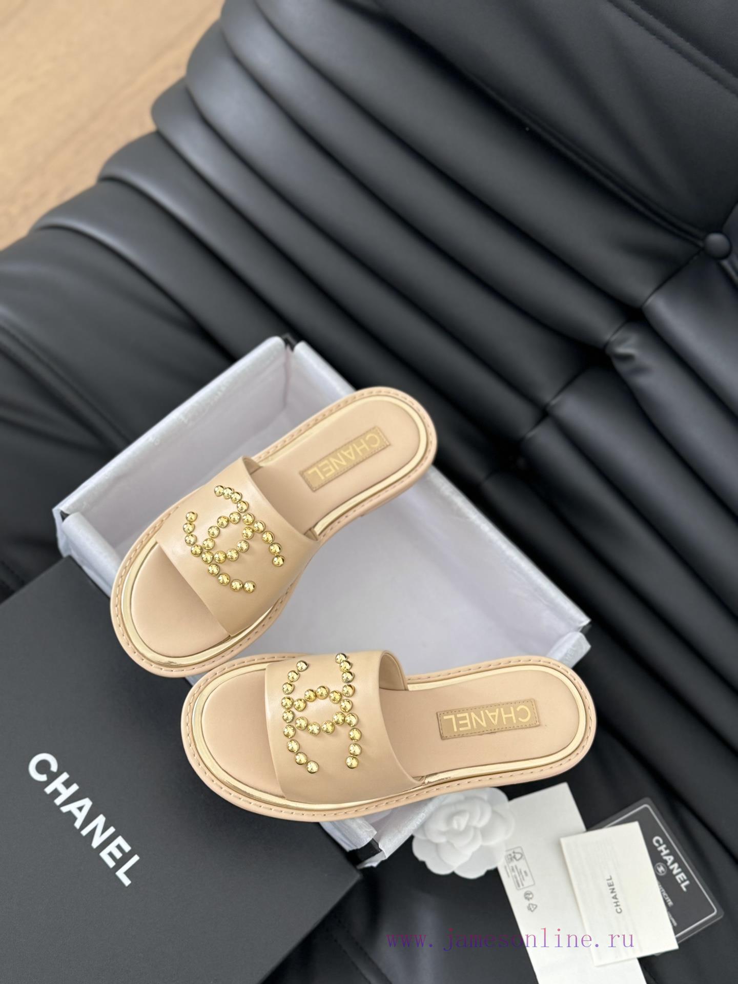 Chanel's New Double C Willow SlippersThis season's honey looks so good when dragged on footTg8moz731 - Image 8