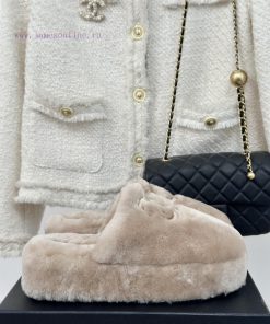 Chanel | Chanel Classic Large Pair C Hairy Half SlippersThe "First to Wear" series of walkino7o7ghoa