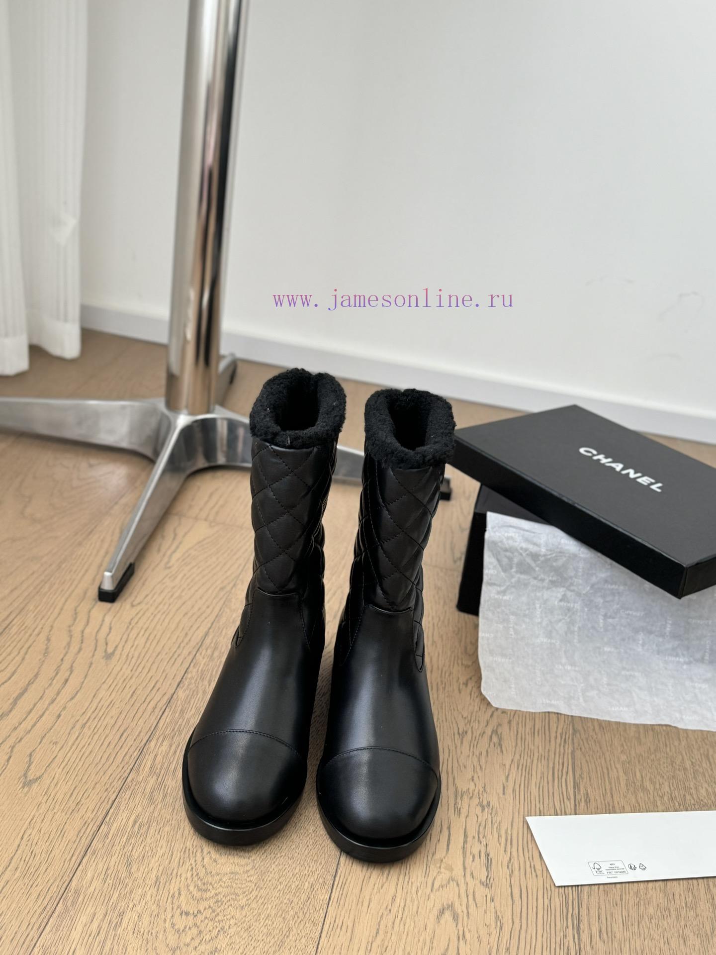 Chanel snow boots are recommended for warm autumn and winter, with high-quality products. Lo00av2iqu