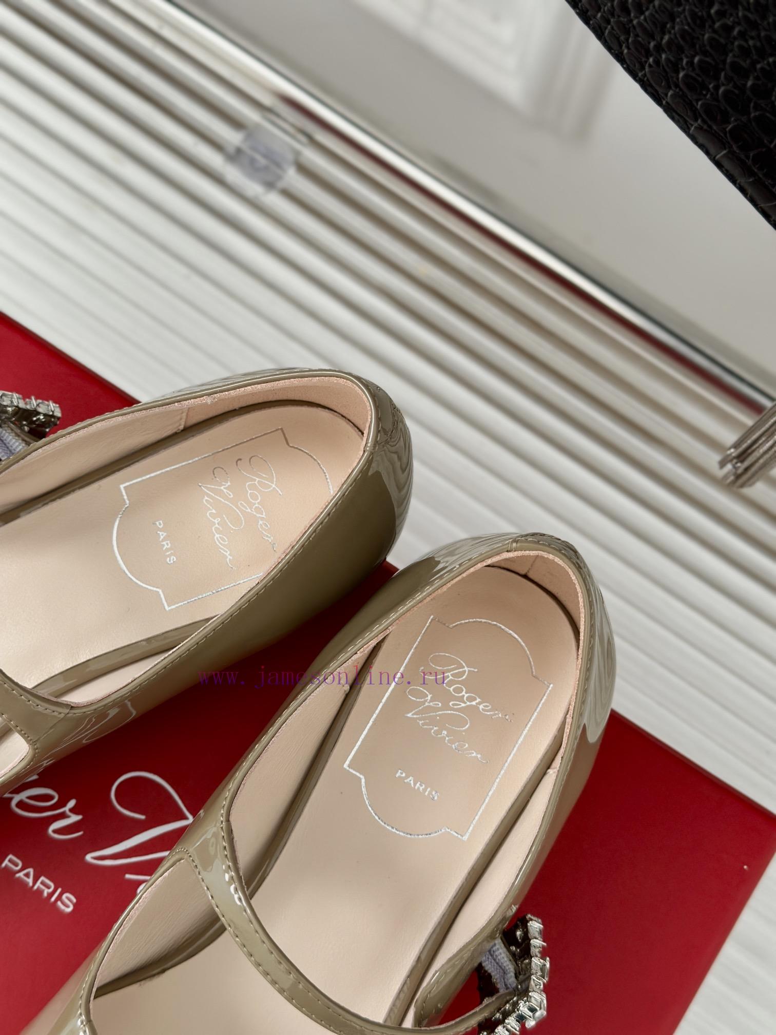 Roger Vivier | RV Classic Diamond BuckleMary Jane ShoesThe shoe upper is made of imported ca6w1umklz - Image 9