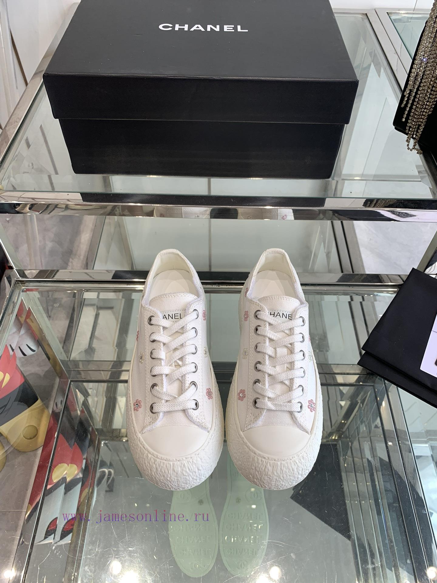 CHANEL 24ss Spring/Summer Big Head Sole with a slightly flared and cute design. The fashionap0e99qs5