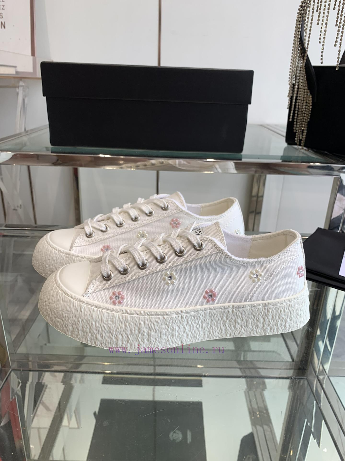 CHANEL 24ss Spring/Summer Big Head Sole with a slightly flared and cute design. The fashionap0e99qs5 - Image 3