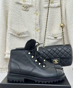 Chanel | Chanel 24K Autumn/Winter New ProductsColor blocked lace up short bootsA great produyld5380y