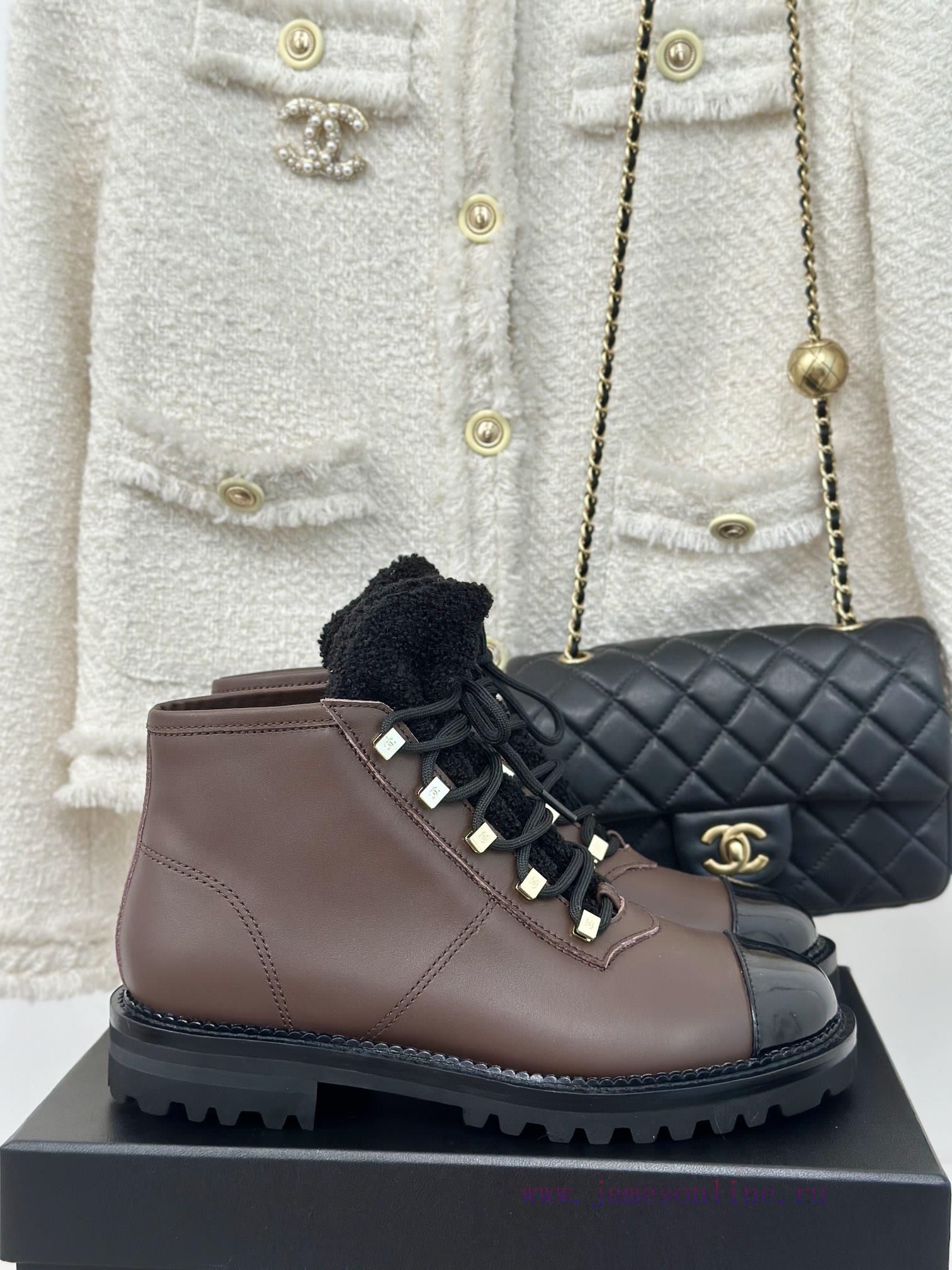 Chanel | Chanel 24K Autumn/Winter New ProductsColor blocked lace up short bootsA great prod6r0x6vg5 - Image 2