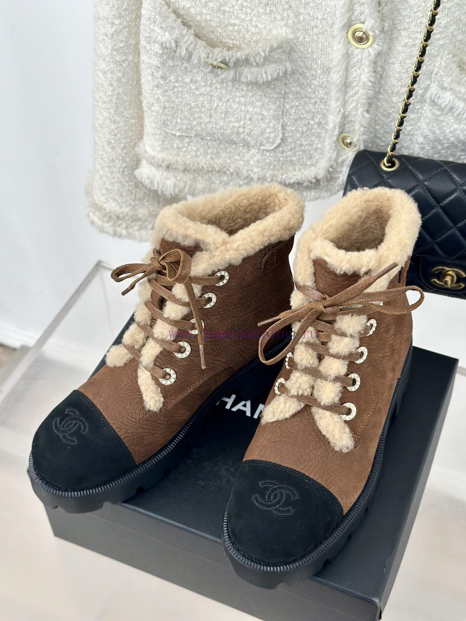 Chanel | Chanel 24K Autumn/Winter New ProductsColor blocked lace up snow boots Martin bootsTwnfz7w6l - Image 3