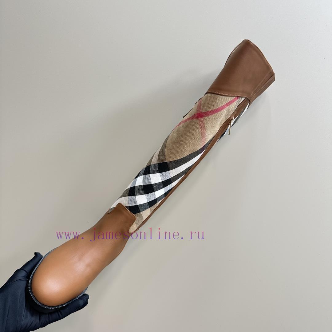 Top tierBurberry BBR is designed by designer Daniel Lee for 24/7 autumn and winter. The atmoi23b921l - Image 9