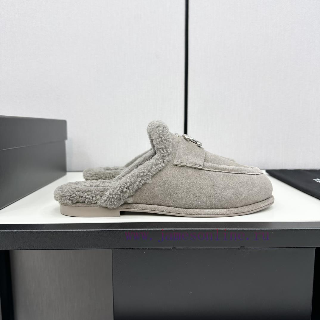 Chanel 24K autumn and winter new furry loafersTeddy fur shoes are very comfortableMaillard b7moa6v0e