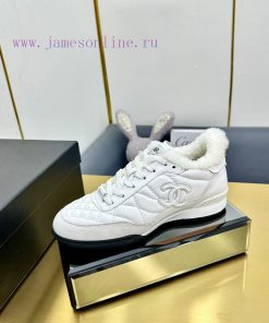 In the wool, in the woolChanel 24A full leather panda color matching white shoes, casual spoqbg0o2xe